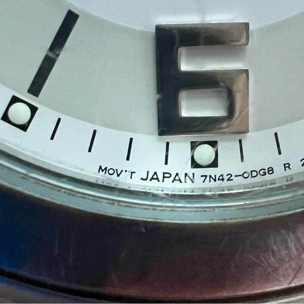 Seiko Luxury Men's Watch Stainless Bracelet Large Round White Dial Date Window
